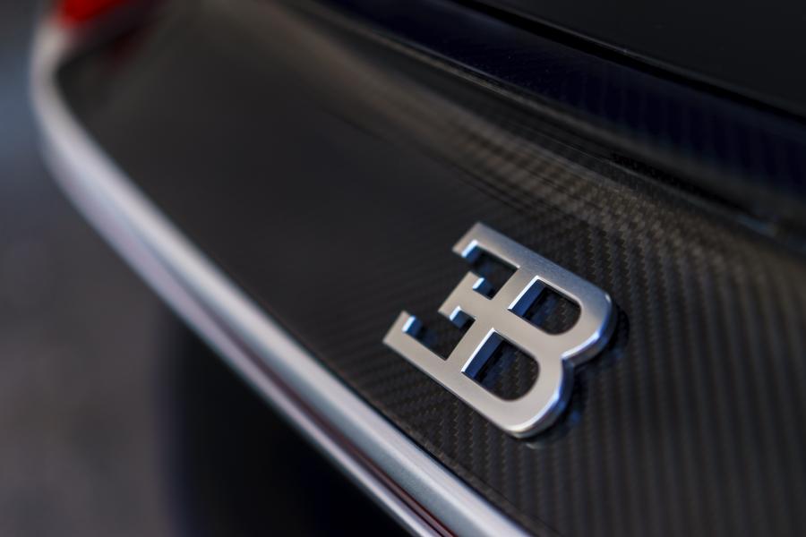 Логотип Bugatti Chiron 2016 года  (NA) (фото 15 из 39)